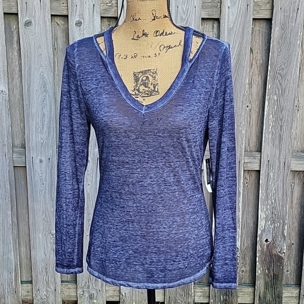 NWT Derek Heart Burnout Tee